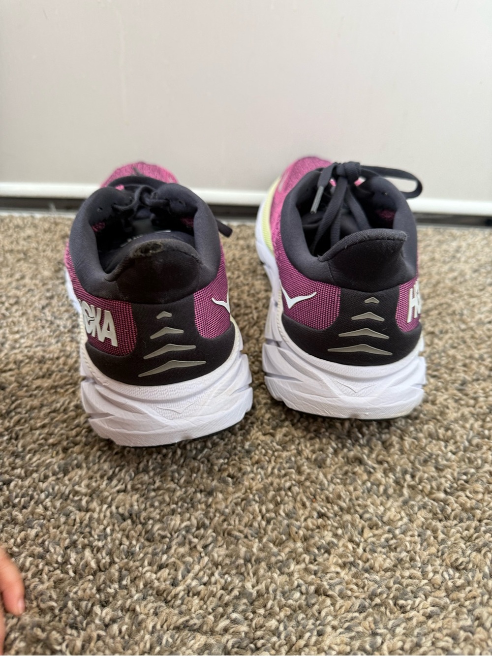 Hoka clifton 8 Women's Pink Athletic Running Shoes - Picture 4 of 6
